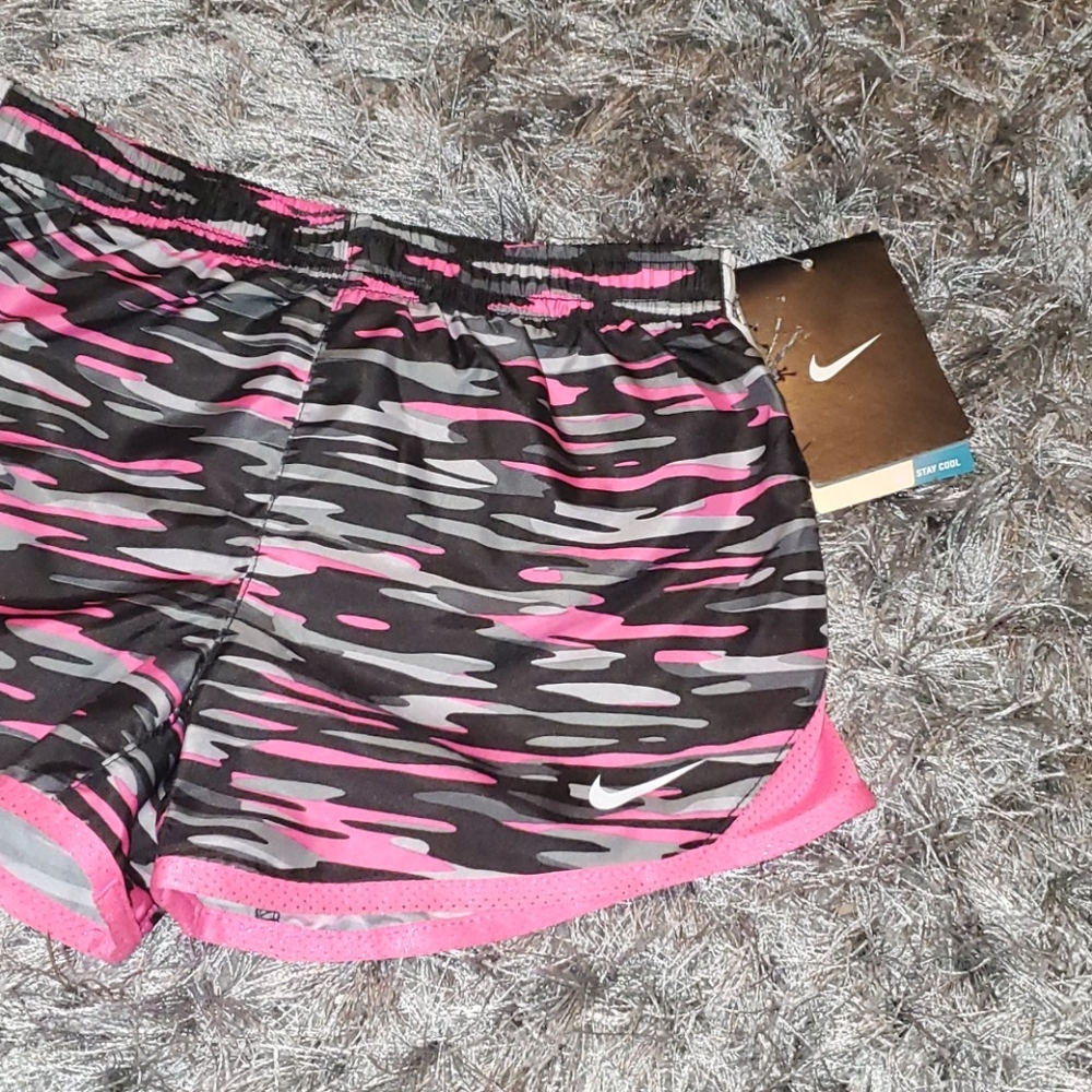 NWT Nike - Picture 2 of 6